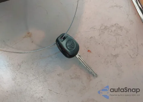 2008 Toyota Sienna Le z USA, uszkodzony, nr VIN 5TDBK23C88S020607